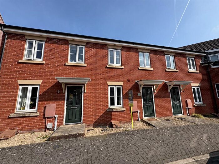 3 Bedroom Terraced House For Sale In Chestnut Road, Brockworth, GL3