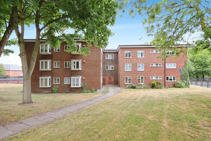 2 Bedroom Flat For Sale In Fraser Street, Bilston, West Midlands, WV14