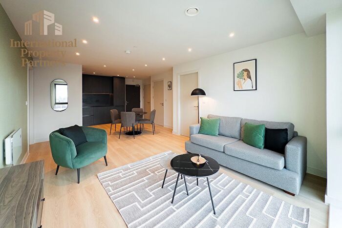 2 Bedroom Flat To Rent In Waterhouse Gardens, Dutton Street, Manchester, M3