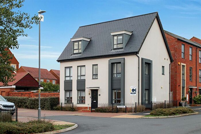 5 Bedroom Detached House For Sale In Simford Way, Whitehouse, Milton Keynes, MK8