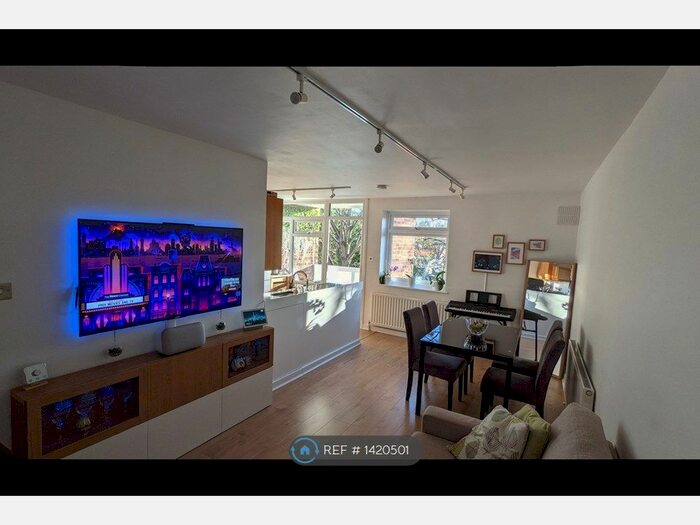 2 Bedroom Flat To Rent In Albemarle Road, Beckenham, BR3