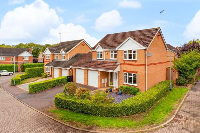 4 Bedroom Detached House For Sale In Perry Close, Kettering, NN15