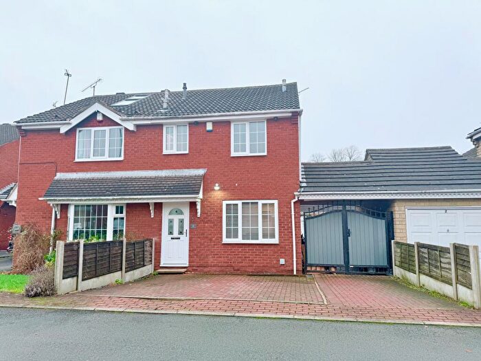 3 Bedroom Semi Detached House For Sale In Oakdene Court, Alwoodley, Leeds, LS17