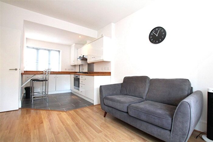 1 Bedroom Flat To Rent In Bernhard Baron House, Whitechapel, London, E1
