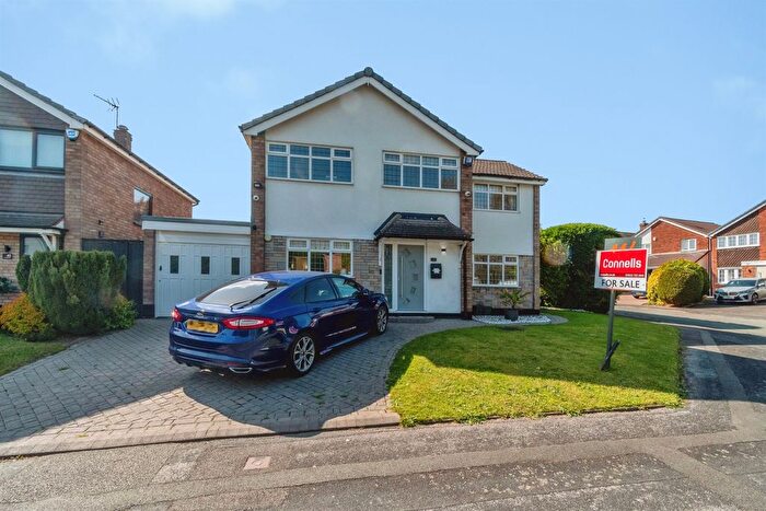 4 Bedroom Detached House For Sale In Lydford Road, Walsall, WS3