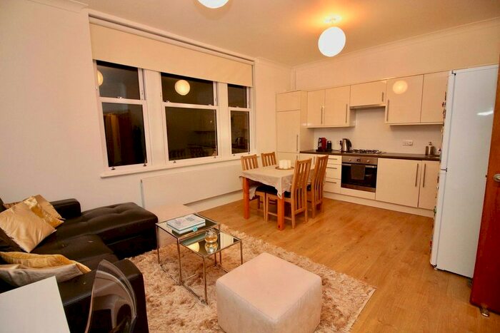 1 Bedroom Flat To Rent In Highbury Park, Highbury, London, N5