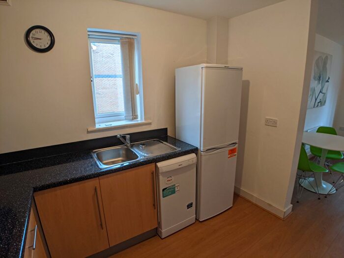 3 Bedroom Flat To Rent In Bed – Mitford Road, Withington, M14