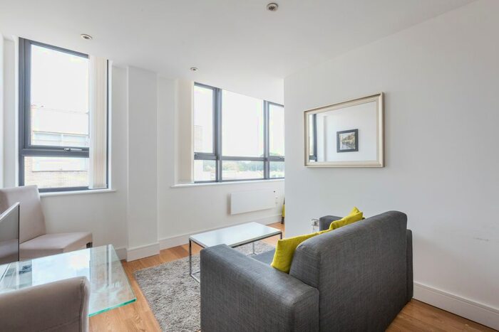 2 Bedroom Flat To Rent In Burrell Road, Haywards Heath, RH16