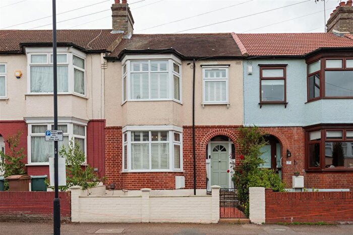 3 Bedroom Property For Sale In Bridge End, Walthamstow, E17
