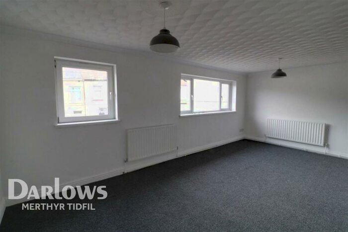 2 Bedroom Flat To Rent In Cwrt Bethel, Pontypridd, CF37