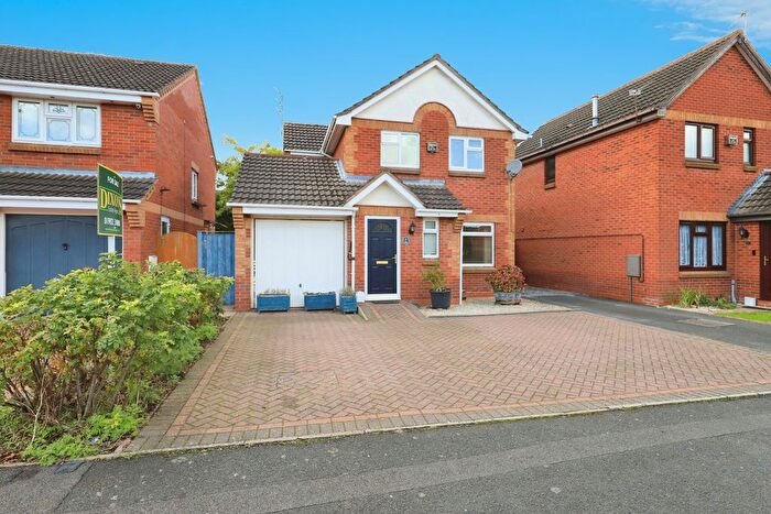 3 Bedroom Detached House For Sale In Armstead Road, Pendeford, Wolverhampton, West Midlands, WV9