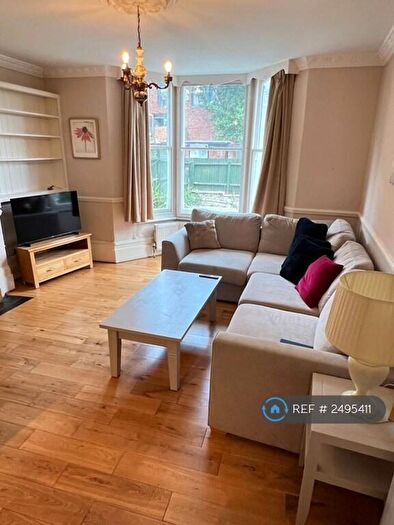 2 Bedroom Flat To Rent In Crouch Hill, London, N4