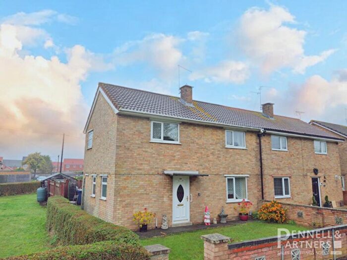 3 Bedroom Semi Detached House For Sale In Crescent Road, Whittlesey, Peterborough, PE7