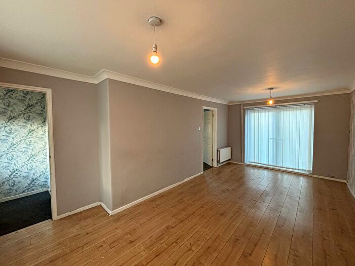 3 Bedroom Semi-Detached House To Rent In Elder Drive, Rotherham, S66