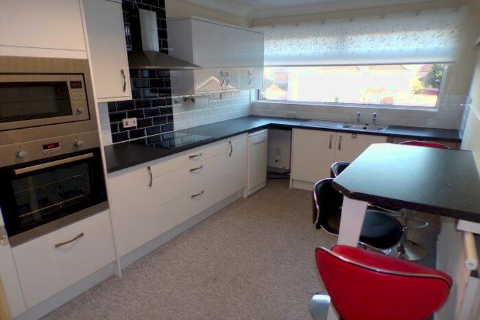 3 Bedroom Flat To Rent In Colindeep Lane, Norwich, NR7