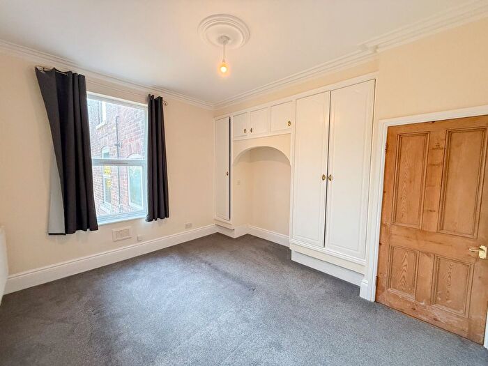 2 Bedroom Flat For Sale In Henry Road, West Bridgford, Nottingham, Nottinghamshire, NG2