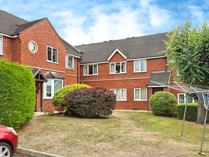 1 Bedroom Flat For Sale In Oldbury Court, Cross Street, Tamworth, B79