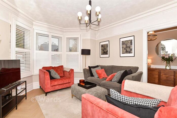 3 Bedroom Terraced House For Sale In Hastings Road, Maidstone, Kent, ME15