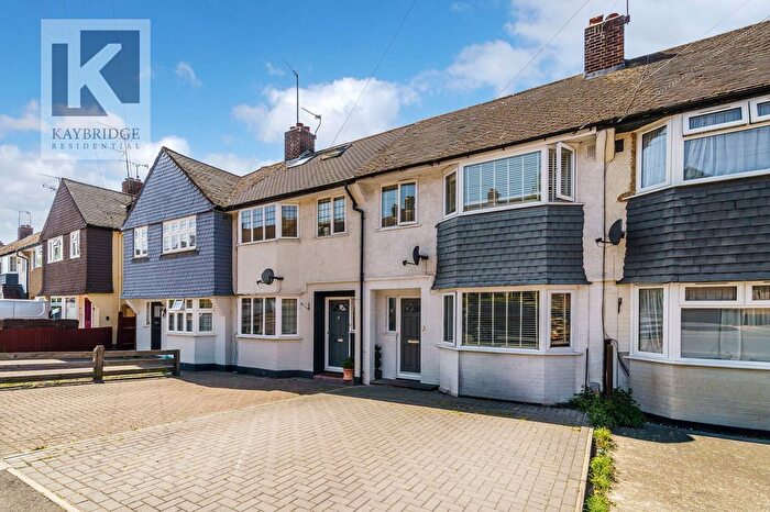 3 Bedroom Terraced House For Sale In Lynmouth Avenue, Morden, SM4