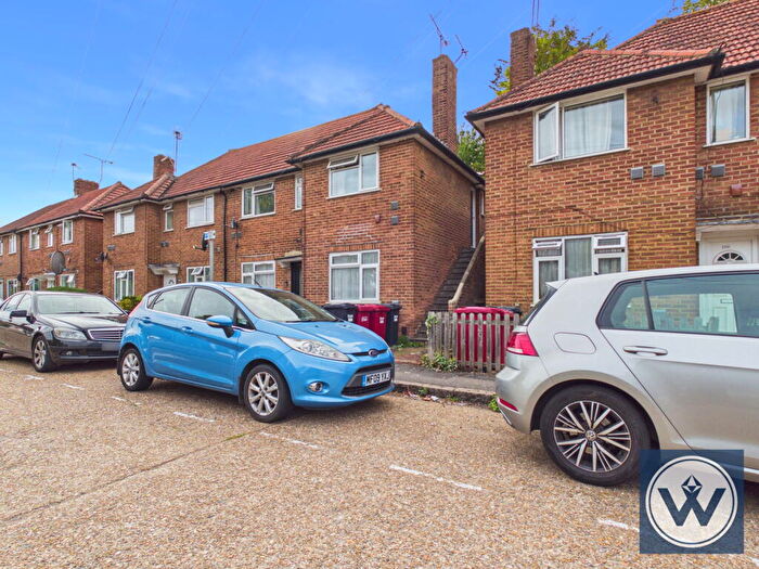 2 Bedroom Flat For Sale In Windsor Road, Slough, SL1