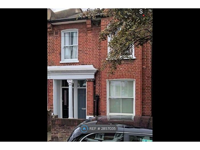 1 Bedroom Flat To Rent In Broughton Road, London, SW6