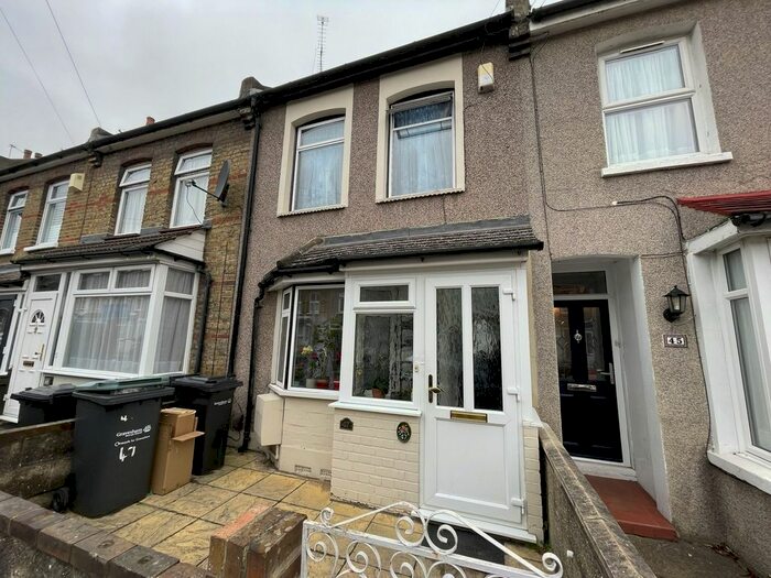 3 Bedroom Terraced House To Rent In Cecil Road, Gravesend, DA11