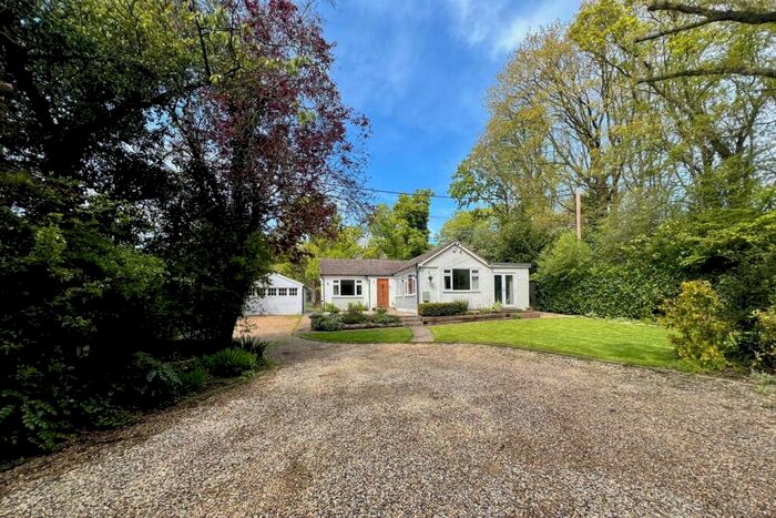 3 Bedroom Detached Bungalow For Sale In Southwood Chase, Danbury, Chelmsford, CM3