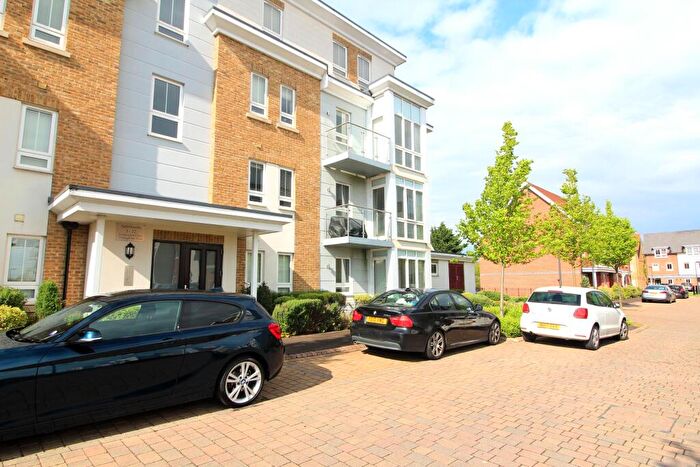2 Bedroom Apartment To Rent In Kingfisher Drive, Maidenhead, SL6