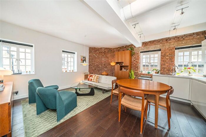 2 Bedroom Flat For Sale In White Rose Court, Widegate Street, London, E1