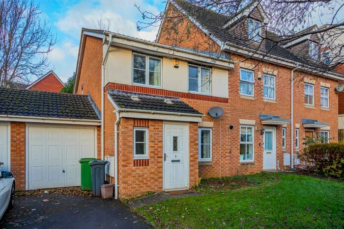 3 Bedroom House To Rent In Youghal Close, Pontprennau, Cardiff, CF23