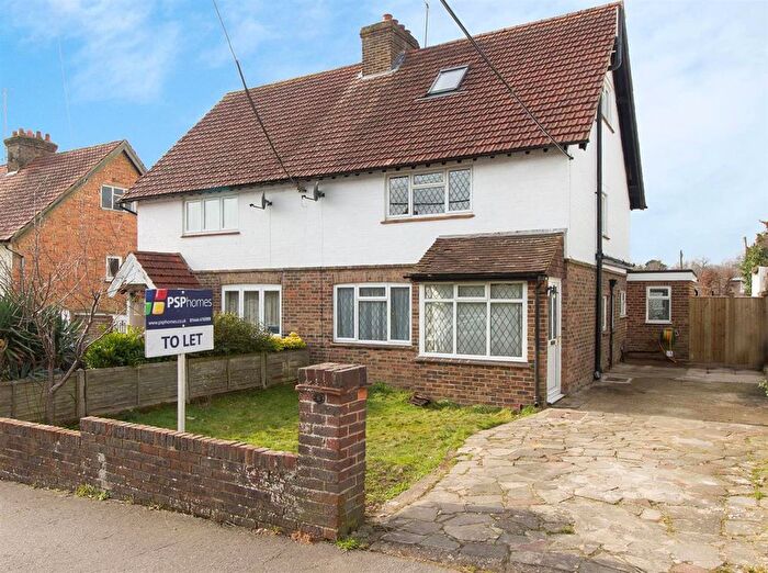 3 Bedroom Semi-Detached House To Rent In Wood Ride, Haywards Heath, RH16