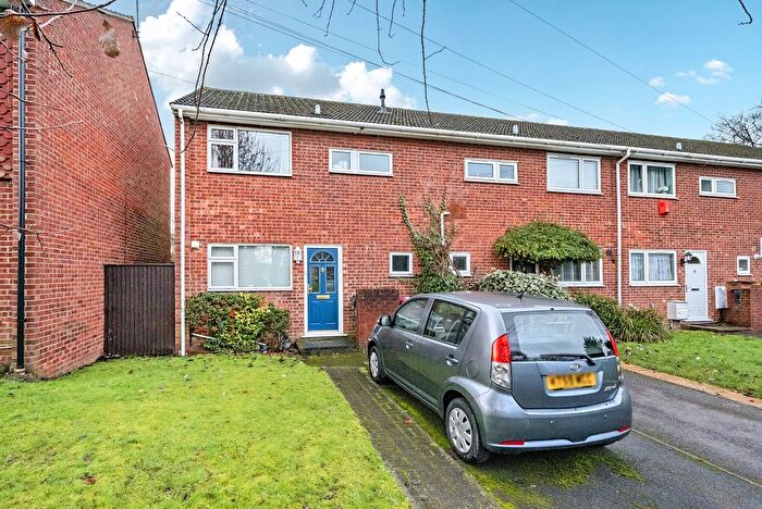 3 Bedroom End Terrace House For Sale In Colliers Way, Reading, Berkshire, RG30
