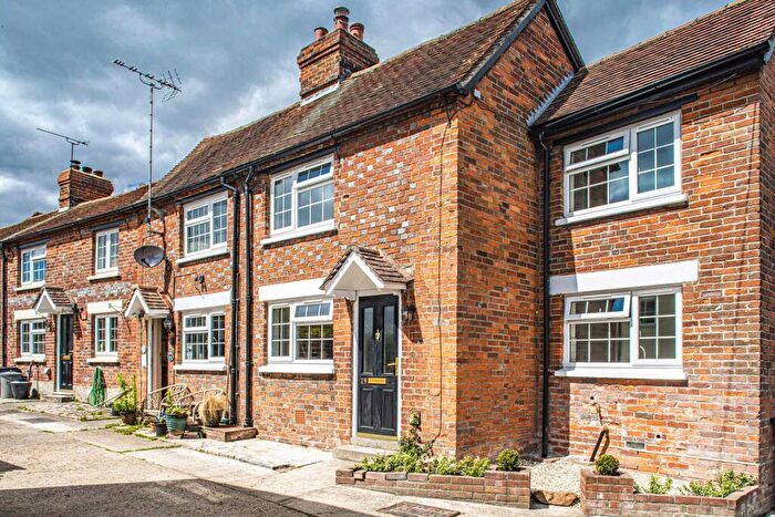 2 Bedroom Cottage To Rent In Horn Street, Compton, RG20