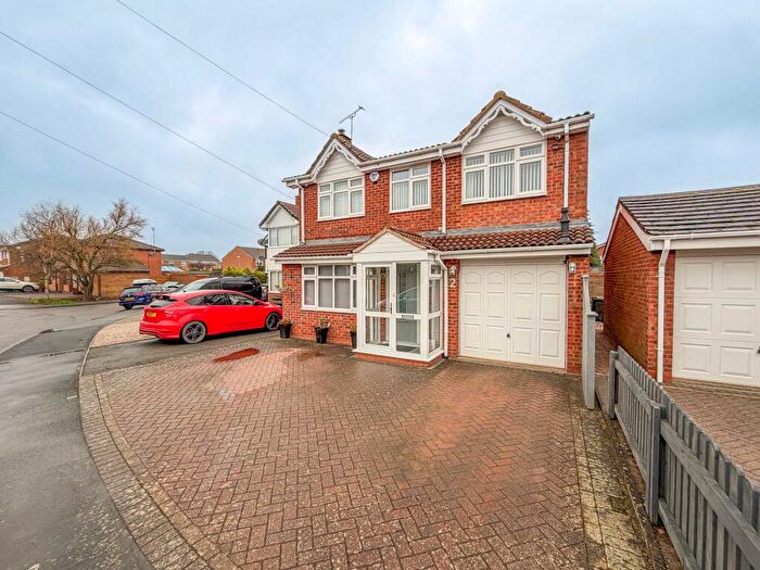 4 Bedroom Link Detached House For Sale In Turner Close, Bedworth, CV12
