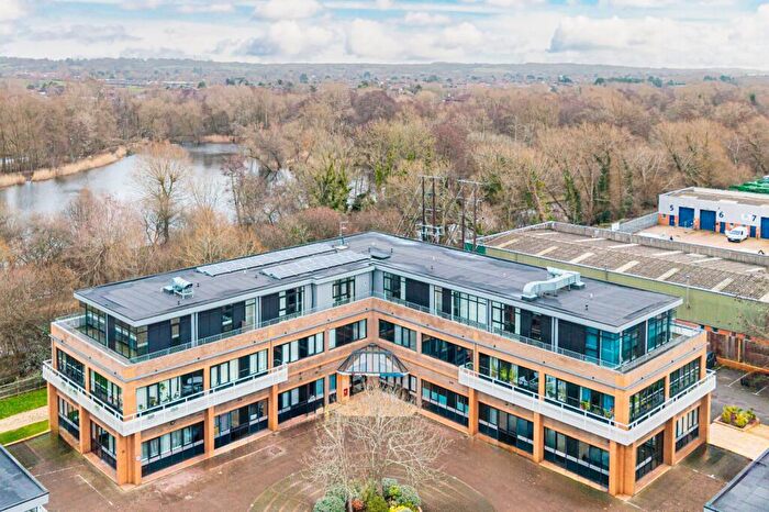 2 Bedroom Apartment For Sale In Overbridge Square, Newbury, Berkshire, RG14