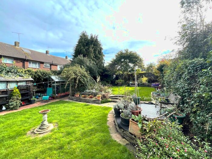 3 Bedroom Semi-Detached House To Rent In Lake View, Potters Bar, EN6