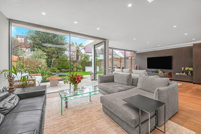 5 Bedroom Semi Detached House For Sale In Shottfield Avenue, East Sheen, SW14