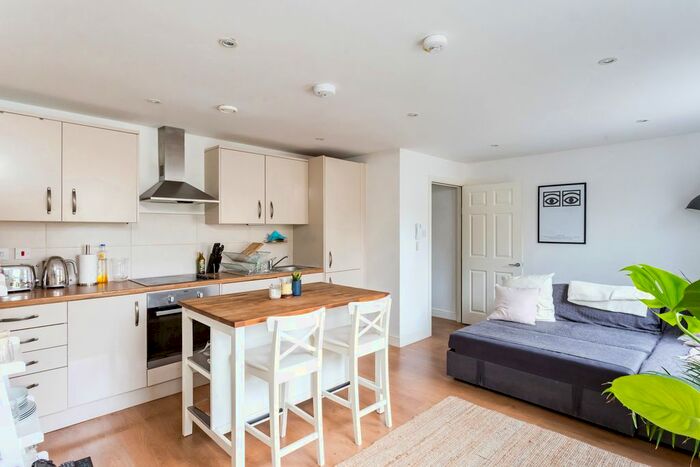 1 Bedroom Flat To Rent In Sandringham Road, London, E8