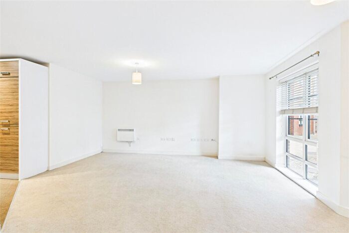 1 Bedroom Flat To Rent In Kestrel Road, Farnborough, Hampshire, GU14