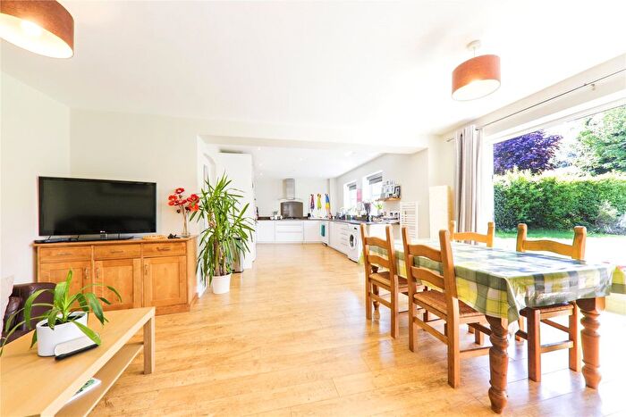 4 Bedroom Detached House To Rent In Upper Broadmoor Road, Crowthorne, Berkshire, RG45