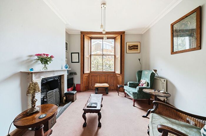 3 Bedroom Terraced House For Sale In Trigon Road, London, SW8