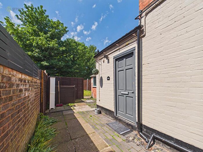 2 Bedroom Flat For Sale In Boldmere Road, Sutton Coldfield, B73