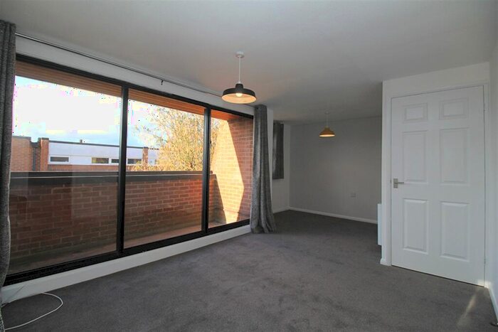 Apartment To Rent In Knightthorpe Court, Loughborough, LE11