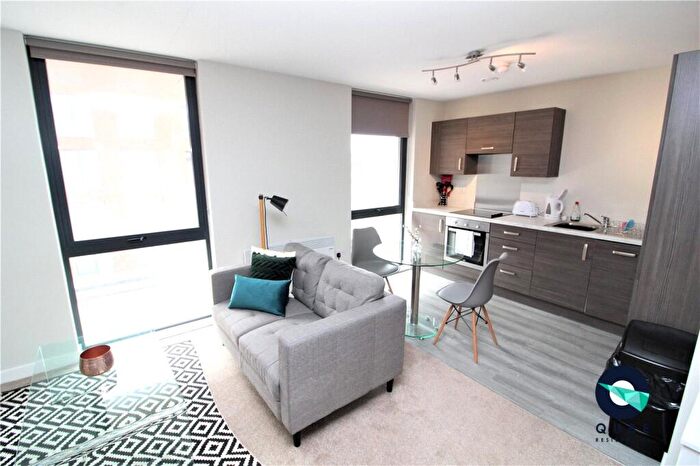 Flat To Rent In Adelphi Wharf C, Adelphi Street, Salford, Greater Manchester, M3