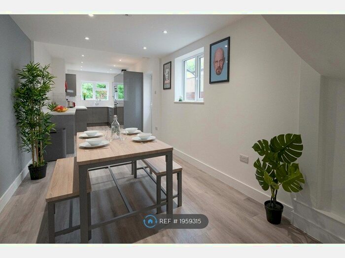 1 Bedroom Property To Rent In Telephone Road, Southsea, PO4