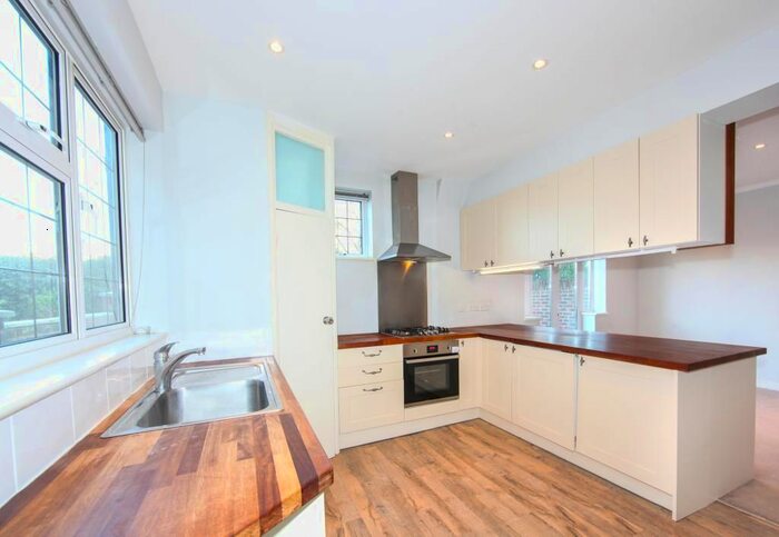 4 Bedroom Semi-Detached House To Rent In Woodfield Avenue, London SW16