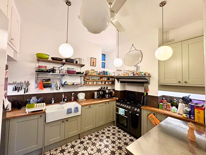 3 Bedroom End Terrace House To Rent In Southernhay Avenue, Bristol, BS8