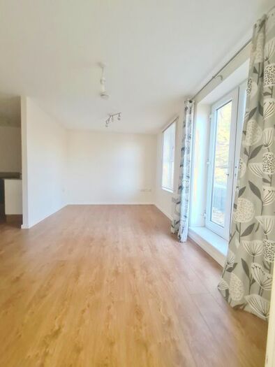 2 Bedroom Flat To Rent In Daniel Hill Mews, Sheffield S6