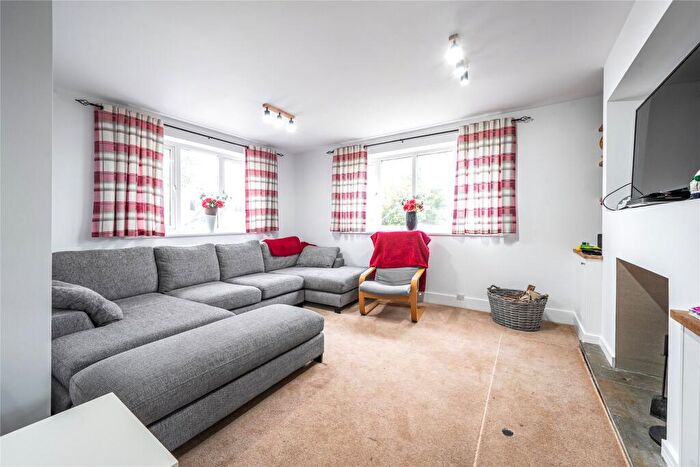 4 Bedroom Detached House For Sale In Pilgrims Lane, Bugbrooke, Northamptonshire, NN7