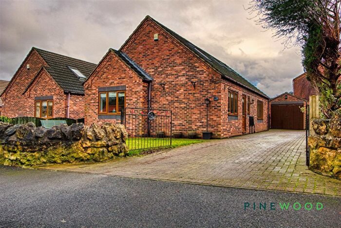 3 Bedroom Detached Bungalow For Sale In Markland View, Creswell, Worksop, Derbyshire, S80